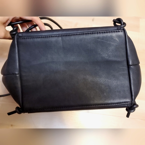 Black shoulder/crossbody bag - Picture 3 of 8